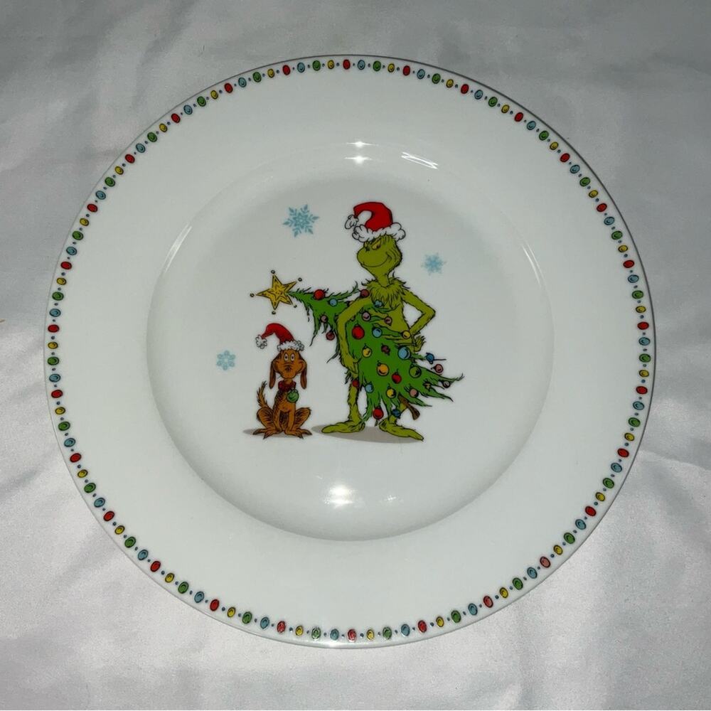 NEW ZRIKE DR SEUSS HOW THE GRINCH STOLE CHRISTMAS MAX WHITE DINNER PLATE 10.5”